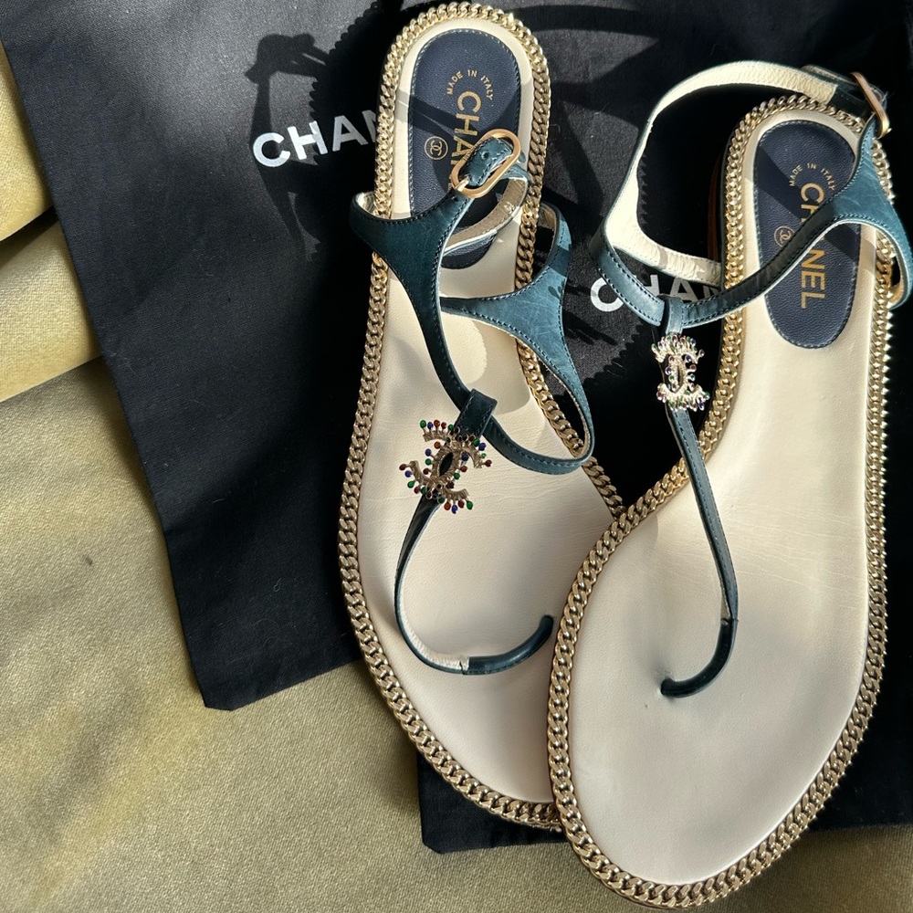 Chanel Pre-Fall 2010 Shanghai - Vintage Flat Sandals - Size 39 - with dust bags